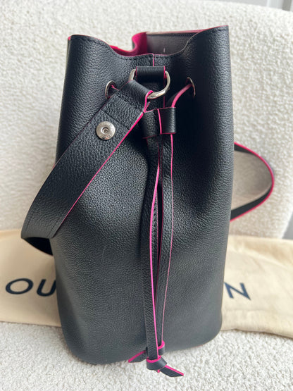 Louis Vuitton Lockme Bucket Bag in Black and Pink (RRP £2050)