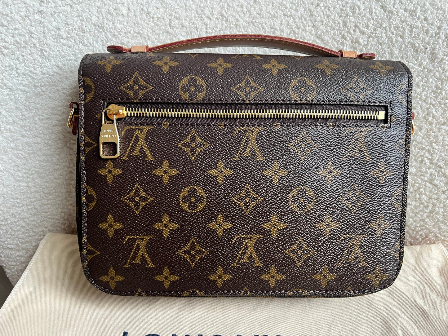 Louis Vuitton Pochette Metis Monogram (RRP £2,020)