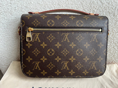 Louis Vuitton Pochette Metis Monogram (RRP £2,020)
