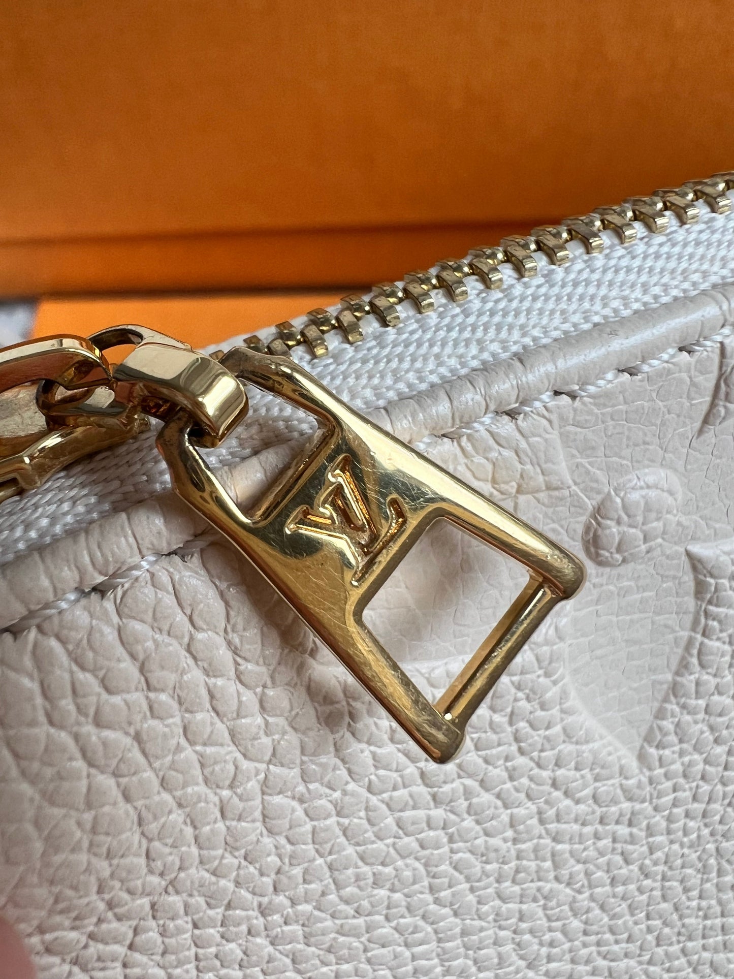 Louis Vuitton Multi Pochette Accessoires Creme Empreinte (RRP £2140)