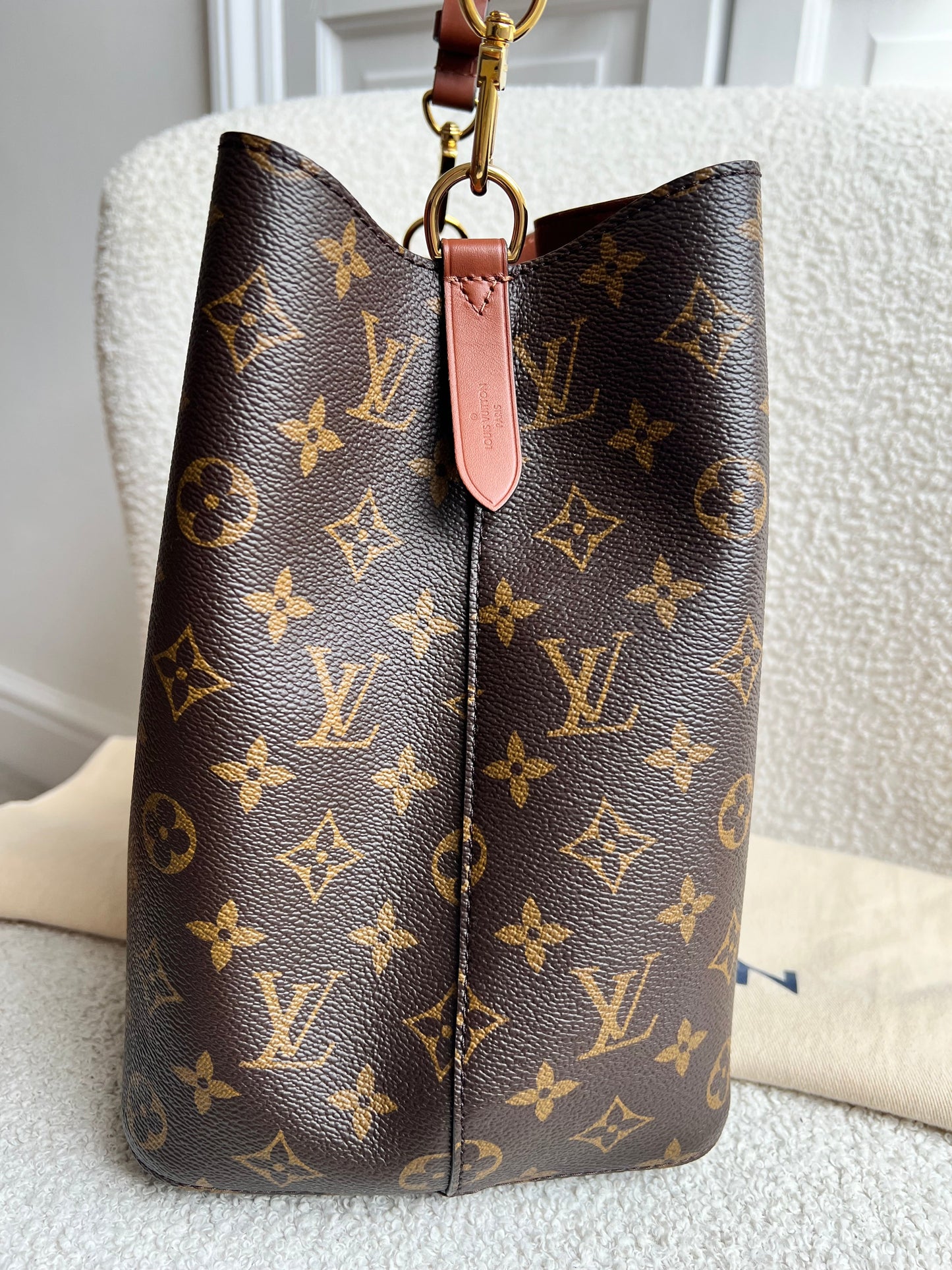 Louis Vuitton Neo Noe Monogram Caramel (RRP £1,560)