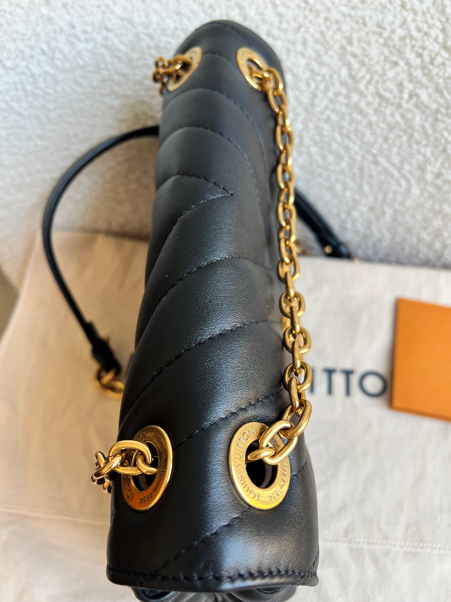 Louis Vuitton Black New Wave Chain Bag MM (RRP £2310)