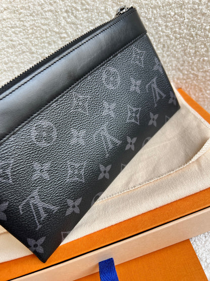 Louis Vuitton Pouch Discovery Pouch PM Monogram Eclipse (RRP £550)