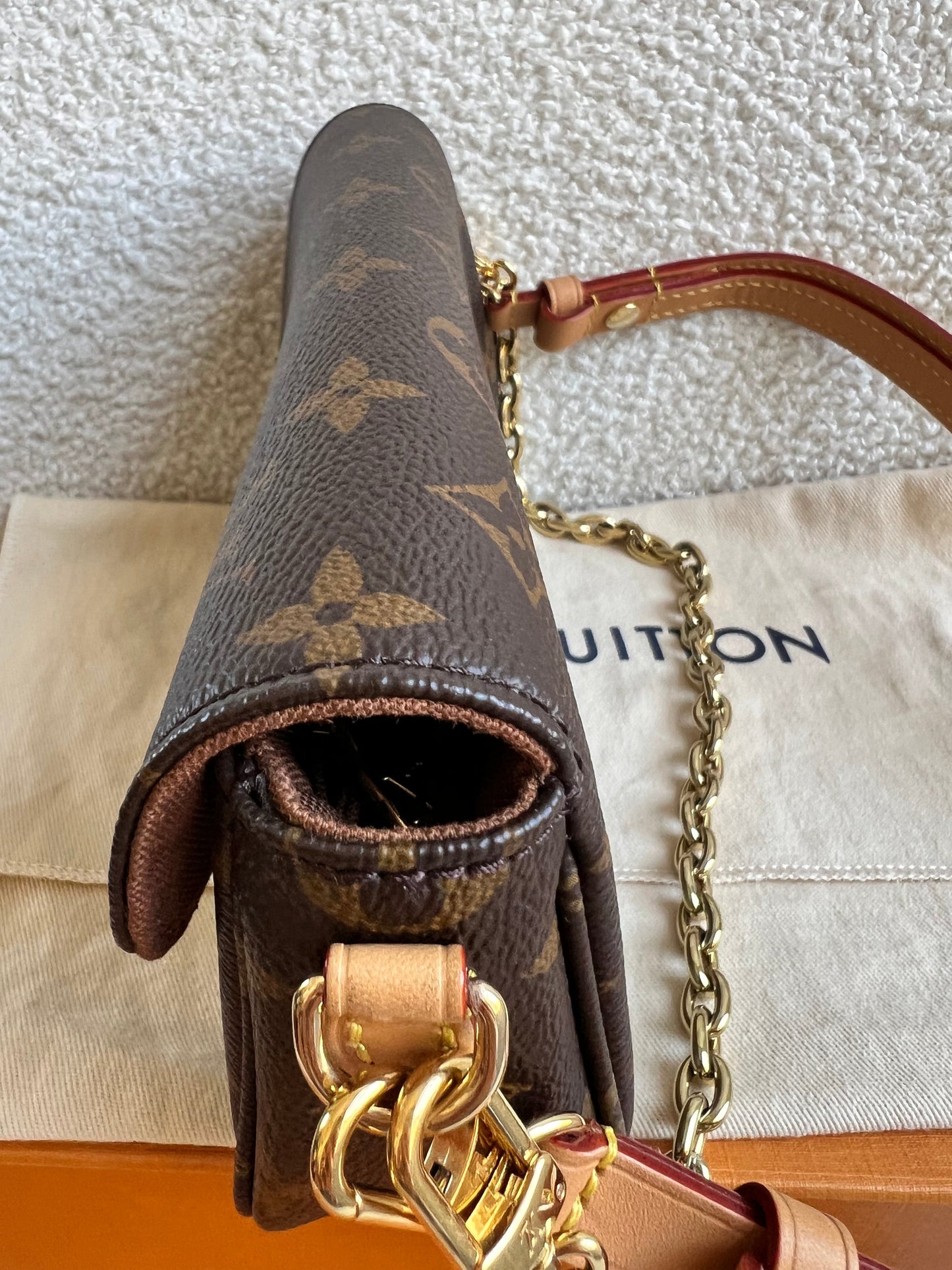 Louis Vuitton Ivy Wallet on Chain Bag Monogram Canvas (RRP £1,370)