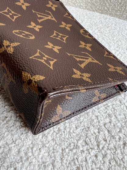 Louis Vuitton Toiletry Pouch 15 Monogram