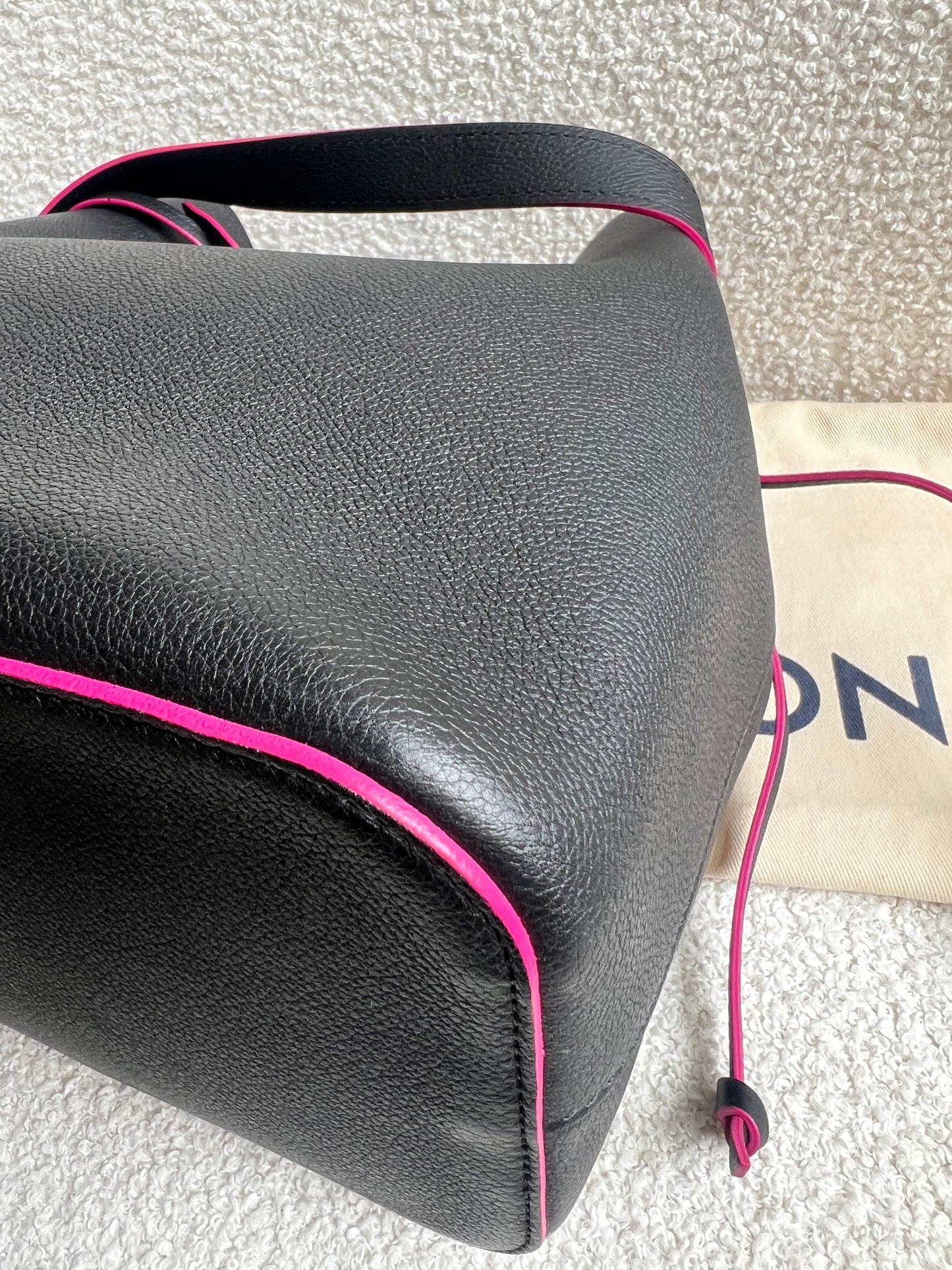 Louis Vuitton Lockme Bucket Bag in Black and Pink (RRP £2050)
