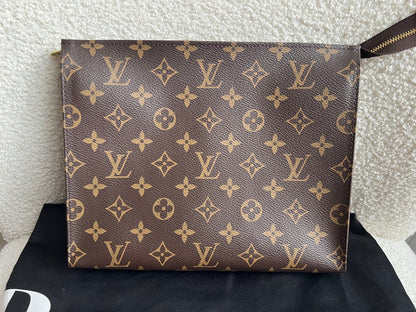 Louis Vuitton Toiletry Pouch 26 Monogram