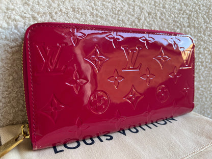 Louis Vuitton Zippy Wallet in Rose Indien Vernis Patent