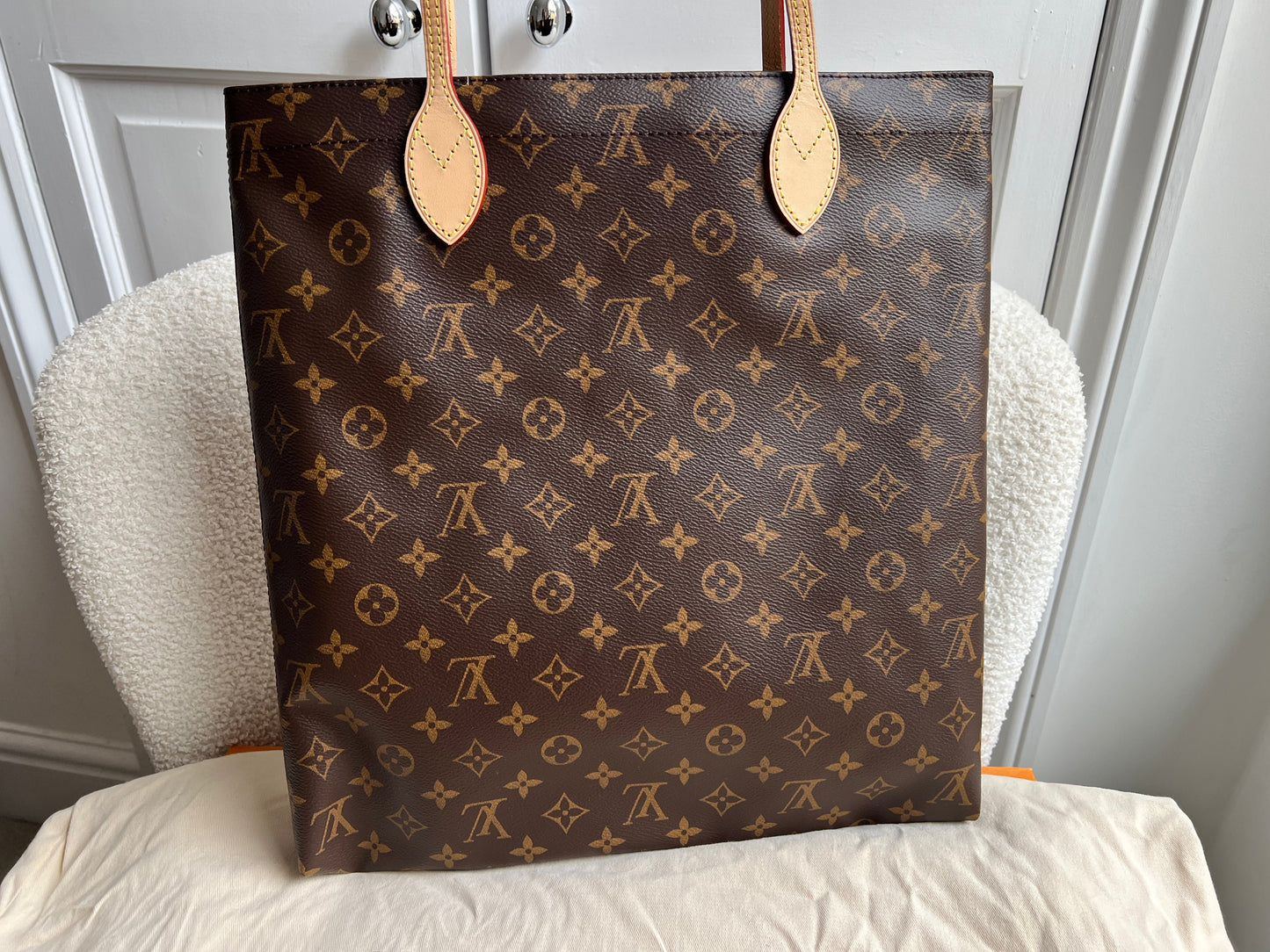 Louis Vuitton Carry It Tote