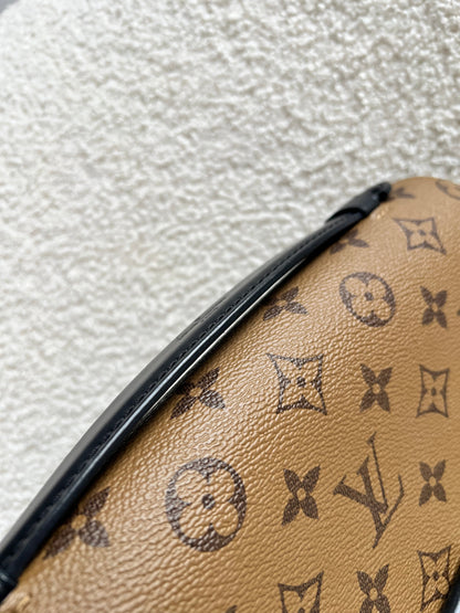 Louis Vuitton Pochette Metis Reverse Monogram (RRP £2,020)