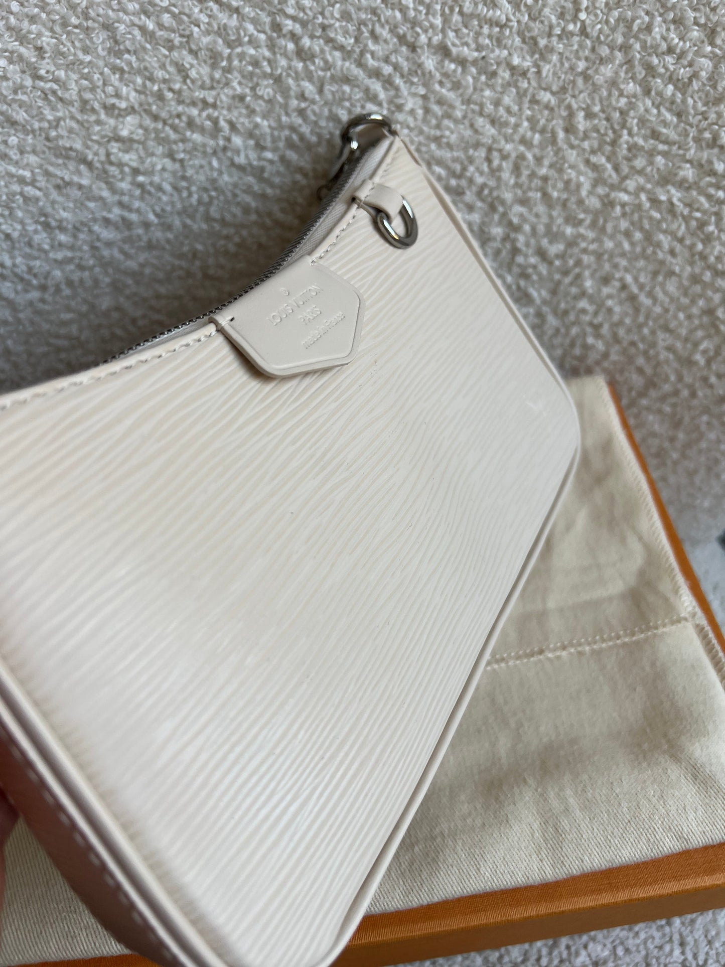 Louis Vuitton Easy Pouch Creme Epi (RRP £1320)