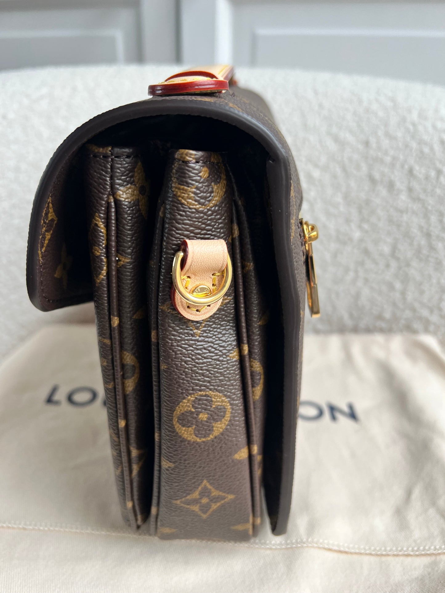 Louis Vuitton Pochette Metis Monogram (RRP £2,020)