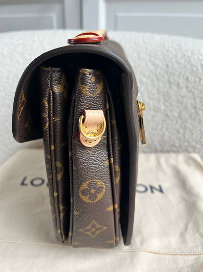 Louis Vuitton Pochette Metis Monogram (RRP £2,020)
