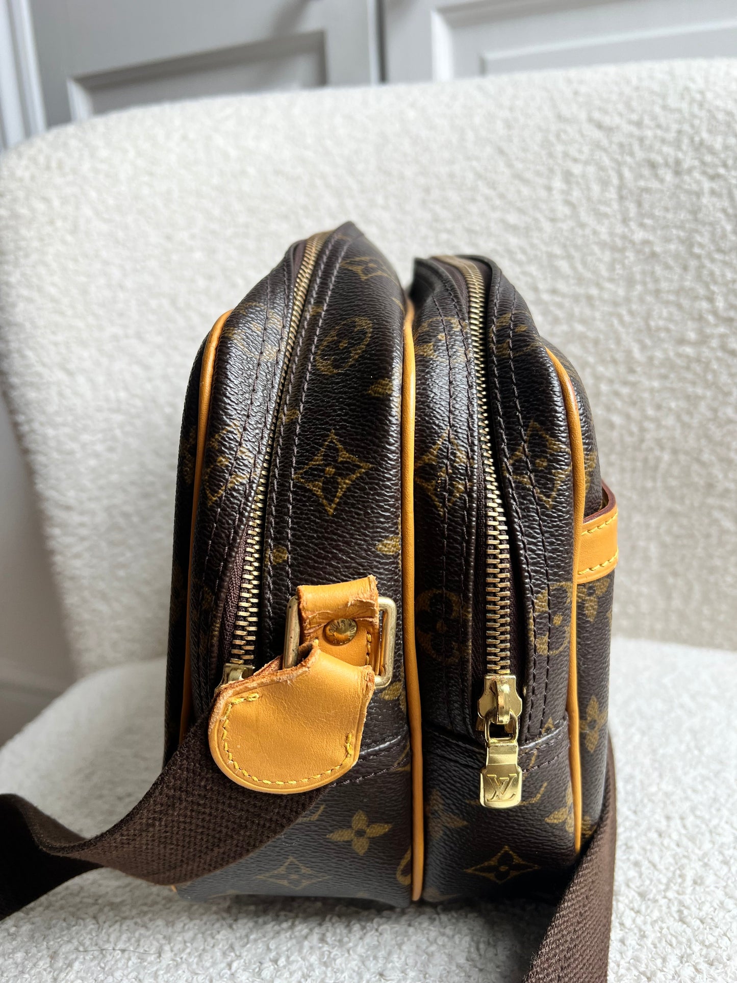 Lous Vuitton Reporter Monogram