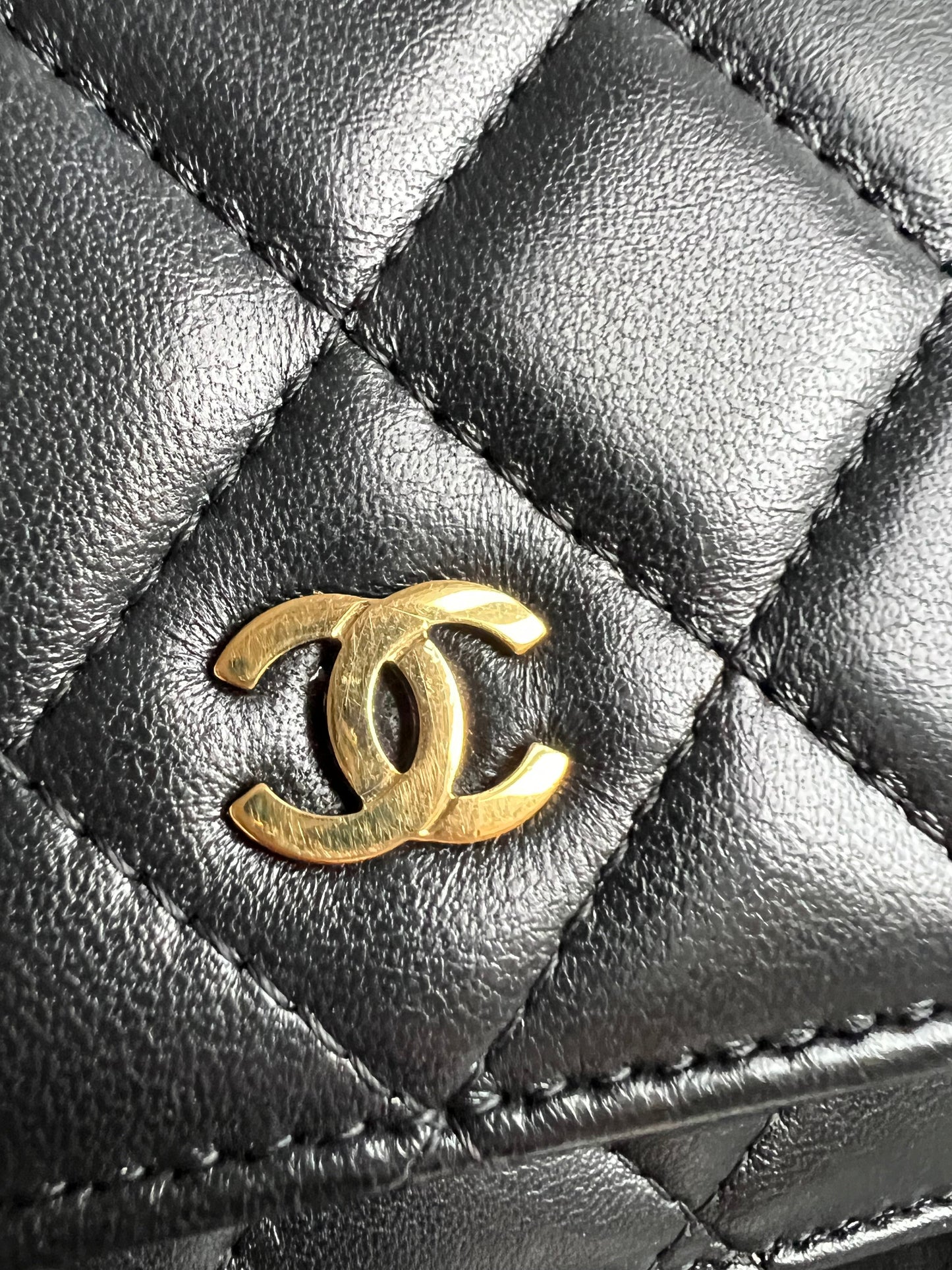 Chanel Wallet on Chain in Black Lambskin Gold Hardware (RRP £2,930)