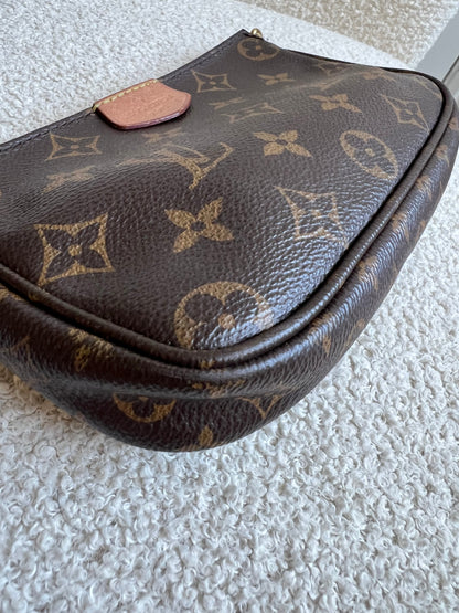 Louis Vuitton Small Pochette Monogram