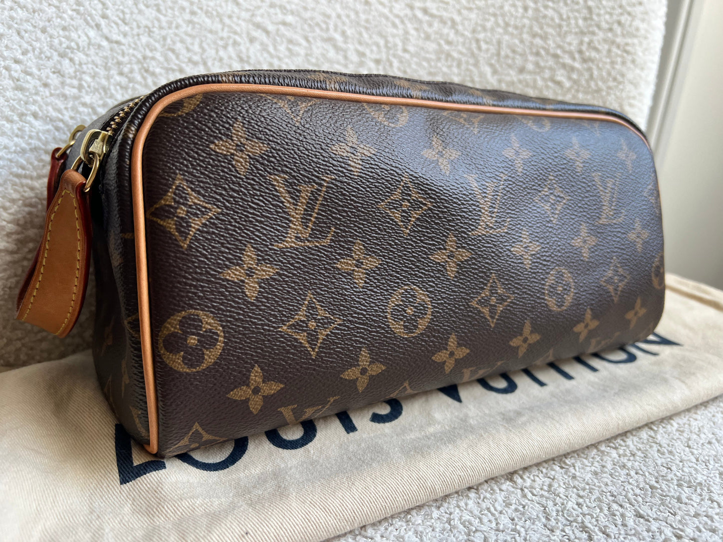 Louis Vuitton Dopp Kit Toilet Pouch Monogram (RRP £780)