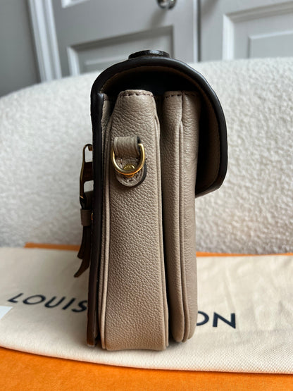 Louis Vuitton Pochette Metis Empreinte (RRP £2,130)