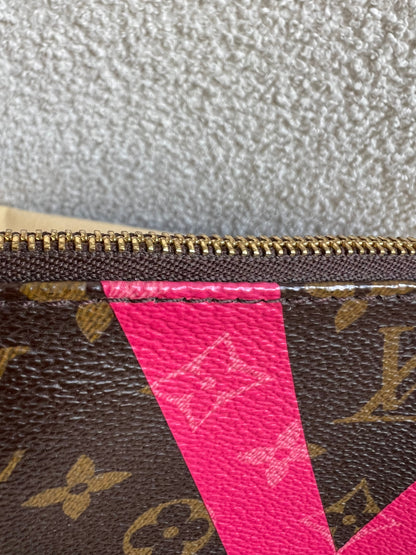 Louis Vuitton Pochette Accessoires Grenade Monogram V