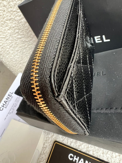 Chanel Black Quilted Caviar Zip Round Purse with Gold Hardware (RRP £550)