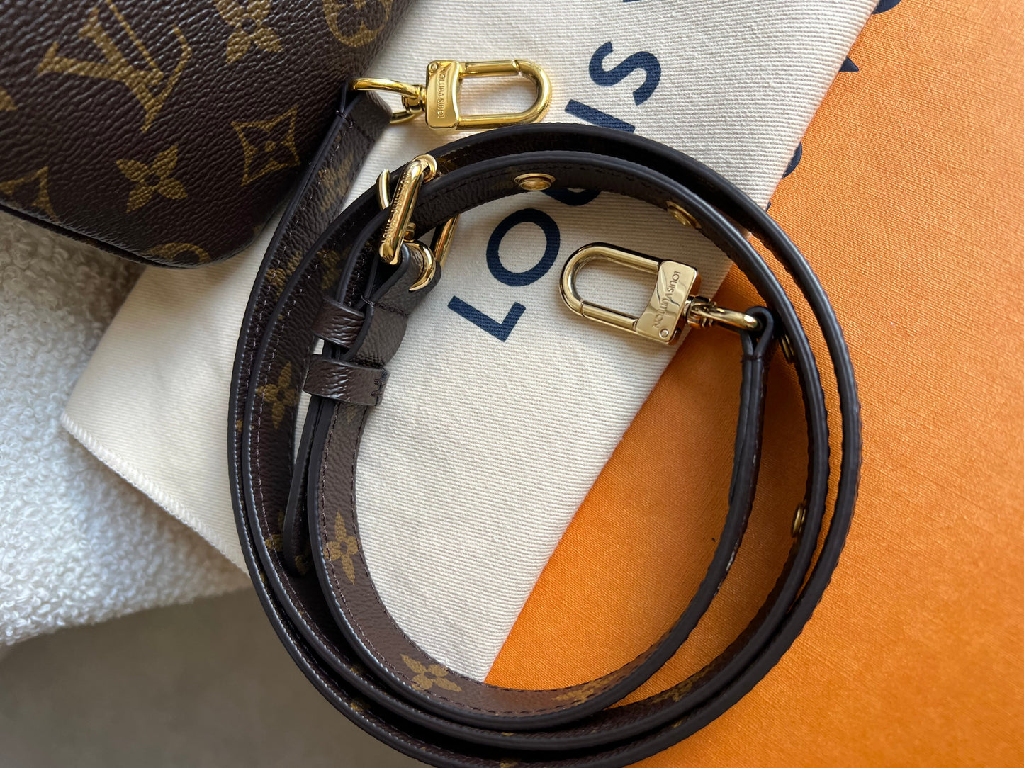 Louis Vuitton Pochette Metis Monogram (RRP £2,060)