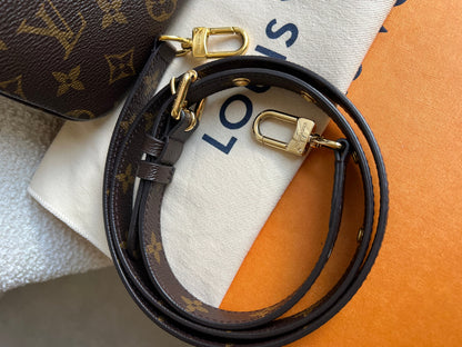 Louis Vuitton Pochette Metis Monogram (RRP £2,060)