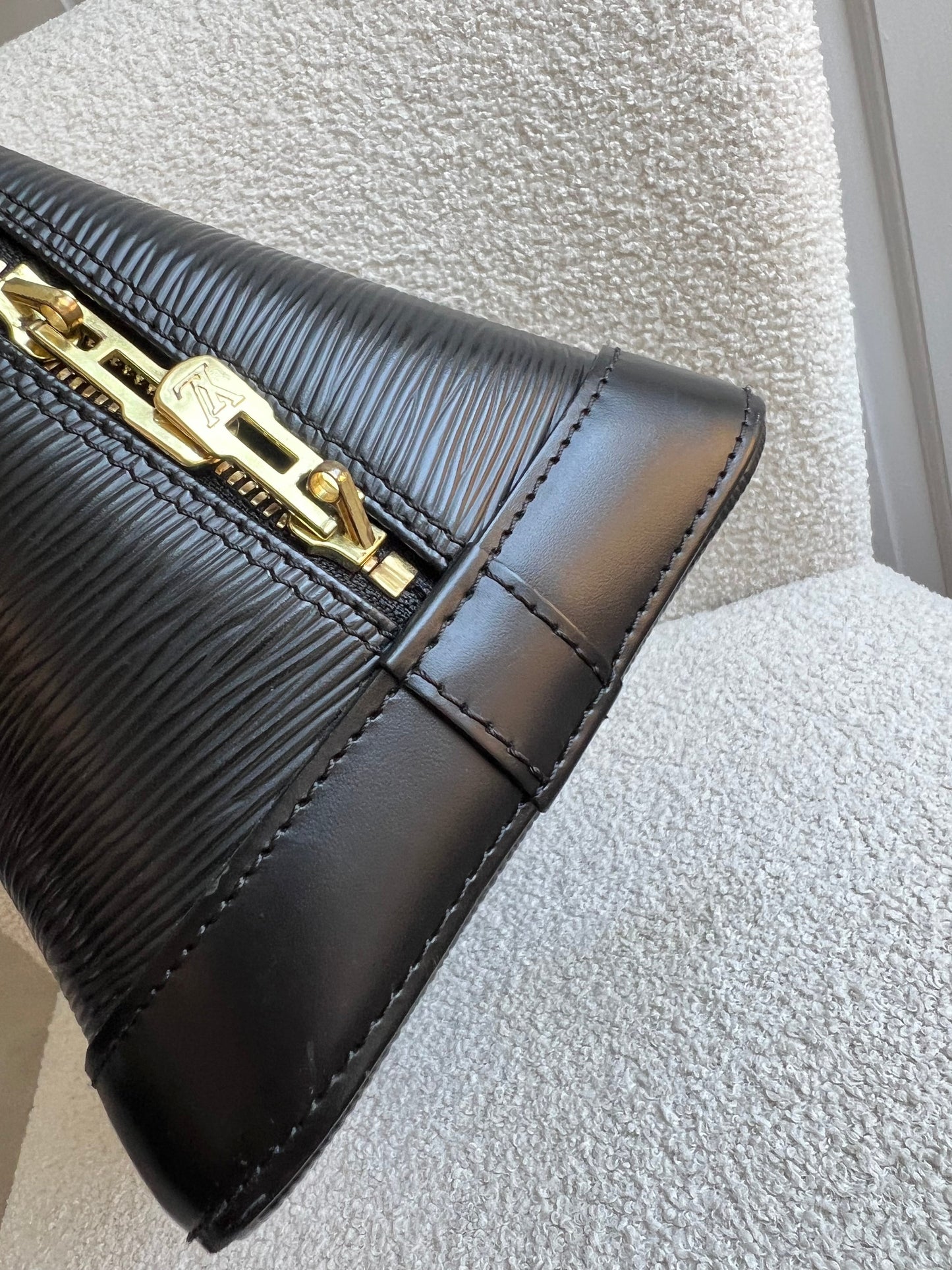 Louis Vuitton Alma PM Black Epi