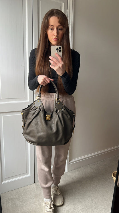 Louis Vuitton Gris Pearl Monogram Mahina Leather L Bag