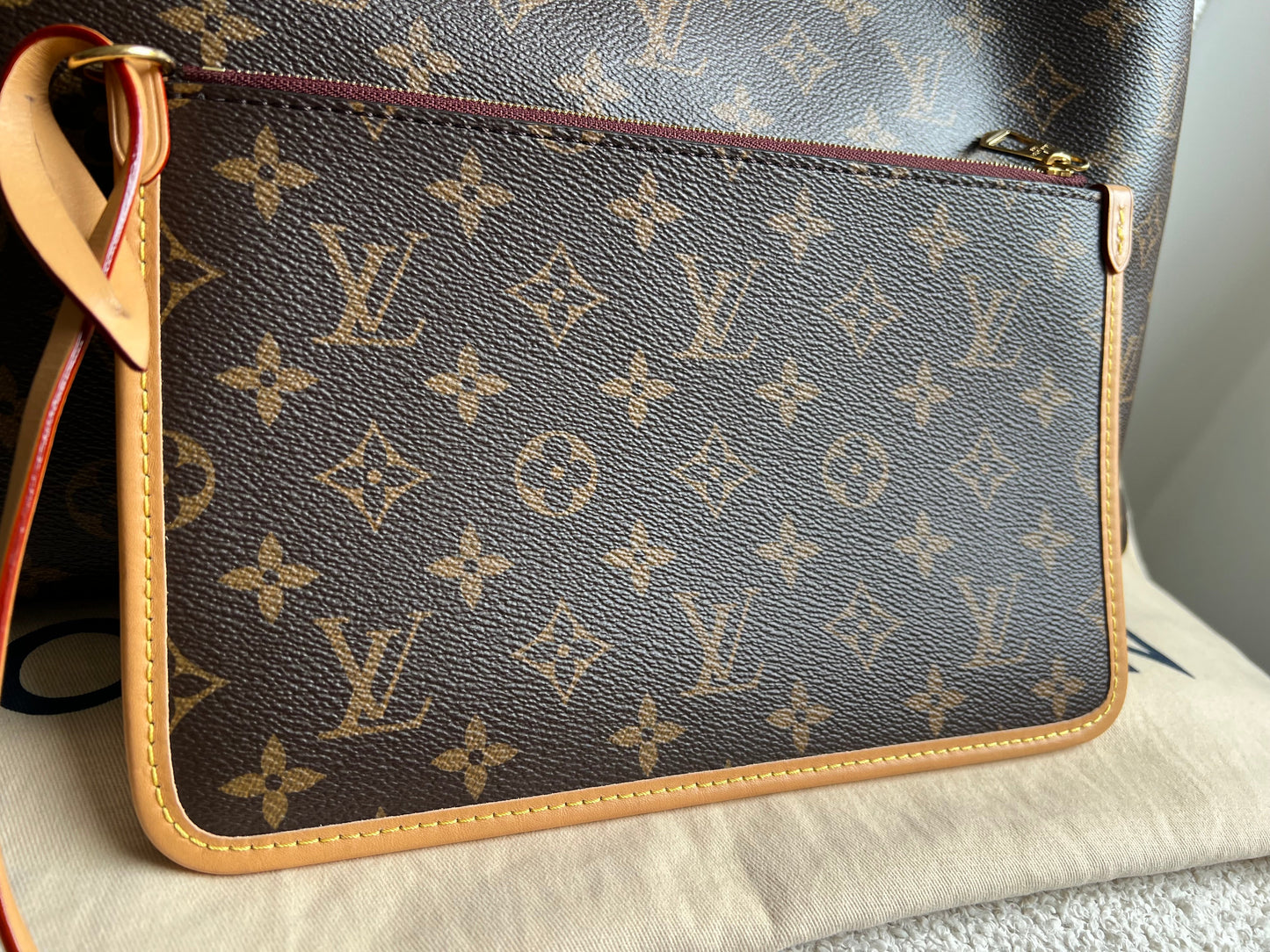 Louis Vuitton Carryall MM Monogram Canvas (RRP £2370)