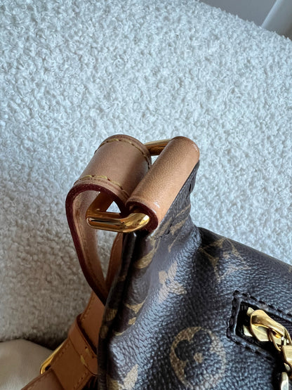 Louis Vuitton Bumbag in Monogram Canvas