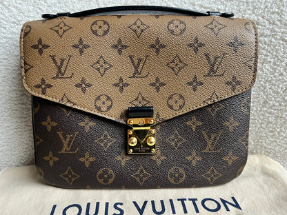Louis Vuitton Pochette Metis Reverse Monogram (RRP £2,020)