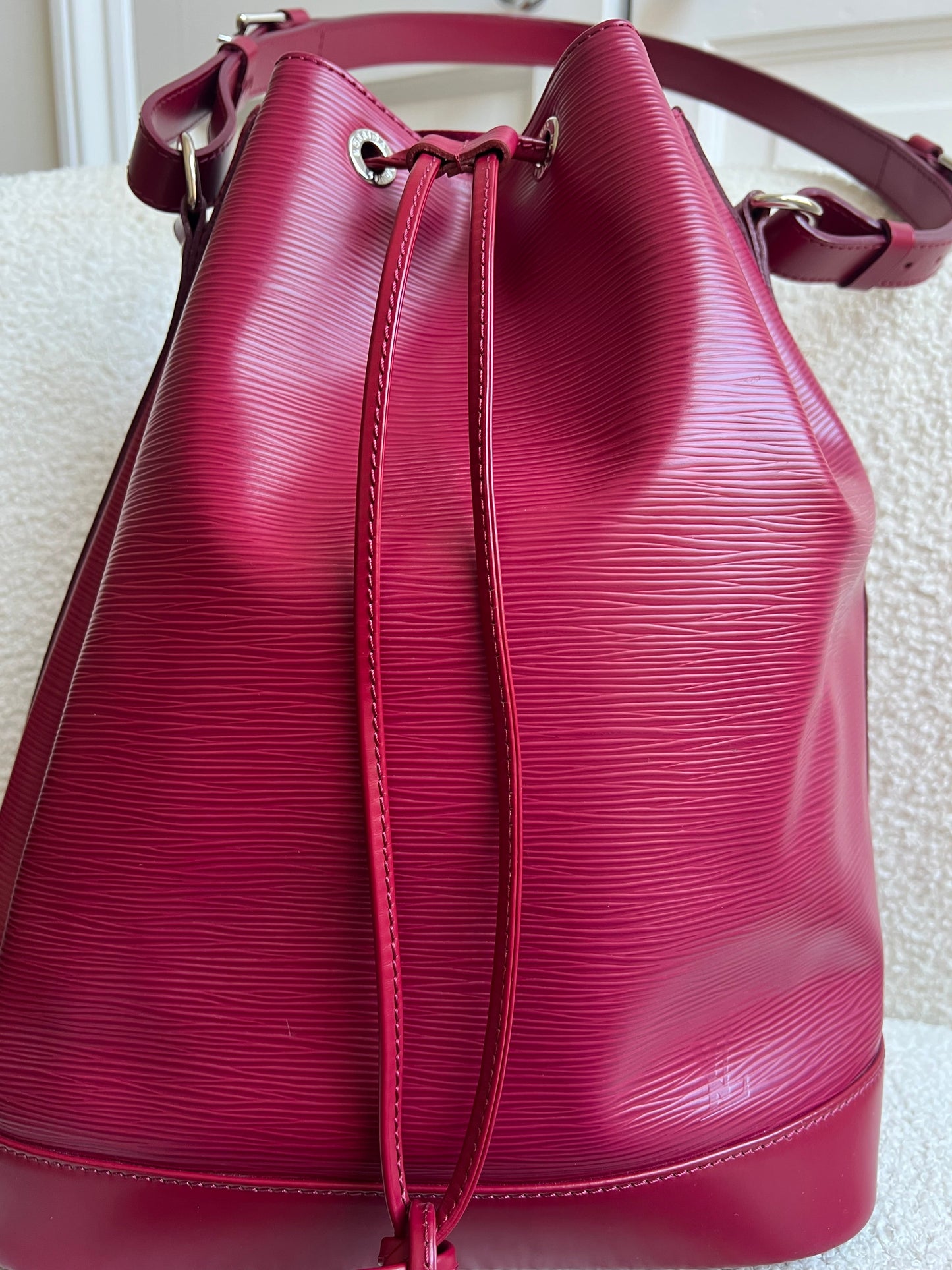 Louis Vuitton Fuchsia Epi Noe GM Bucket Bag