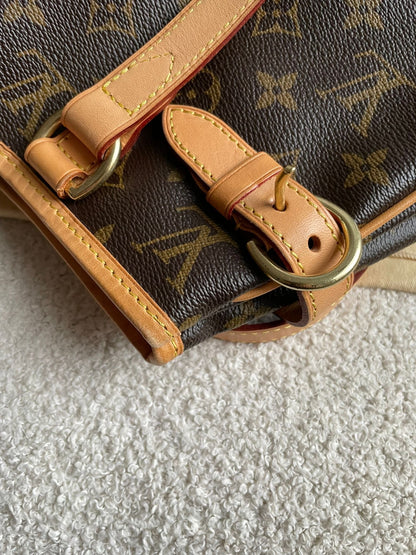 Louis Vuitton Batignolles in Monogram Canvas