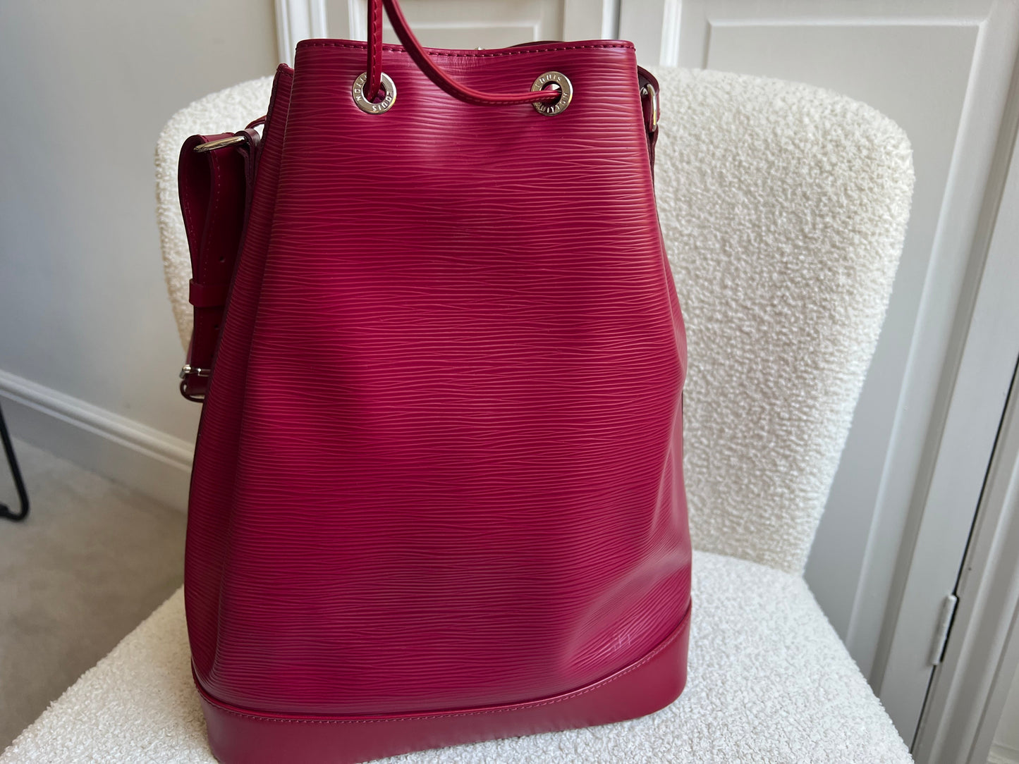 Louis Vuitton Fuchsia Epi Noe GM Bucket Bag
