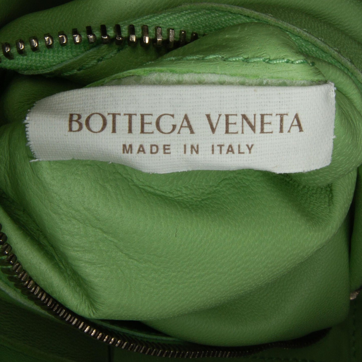 Bottega Veneta Calfskin Intrecciato Cassette Crossbody (MLB-CBPvTr)