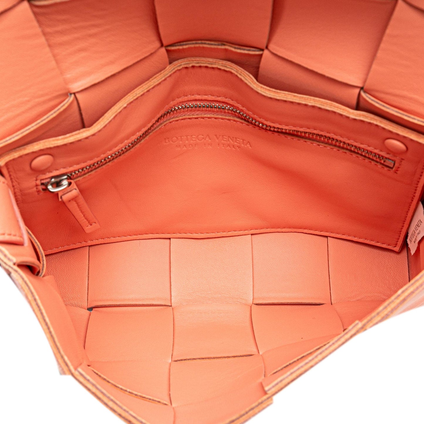 Bottega Veneta Calfskin Intrecciato Cassette Crossbody (MLB-NWLp3u)
