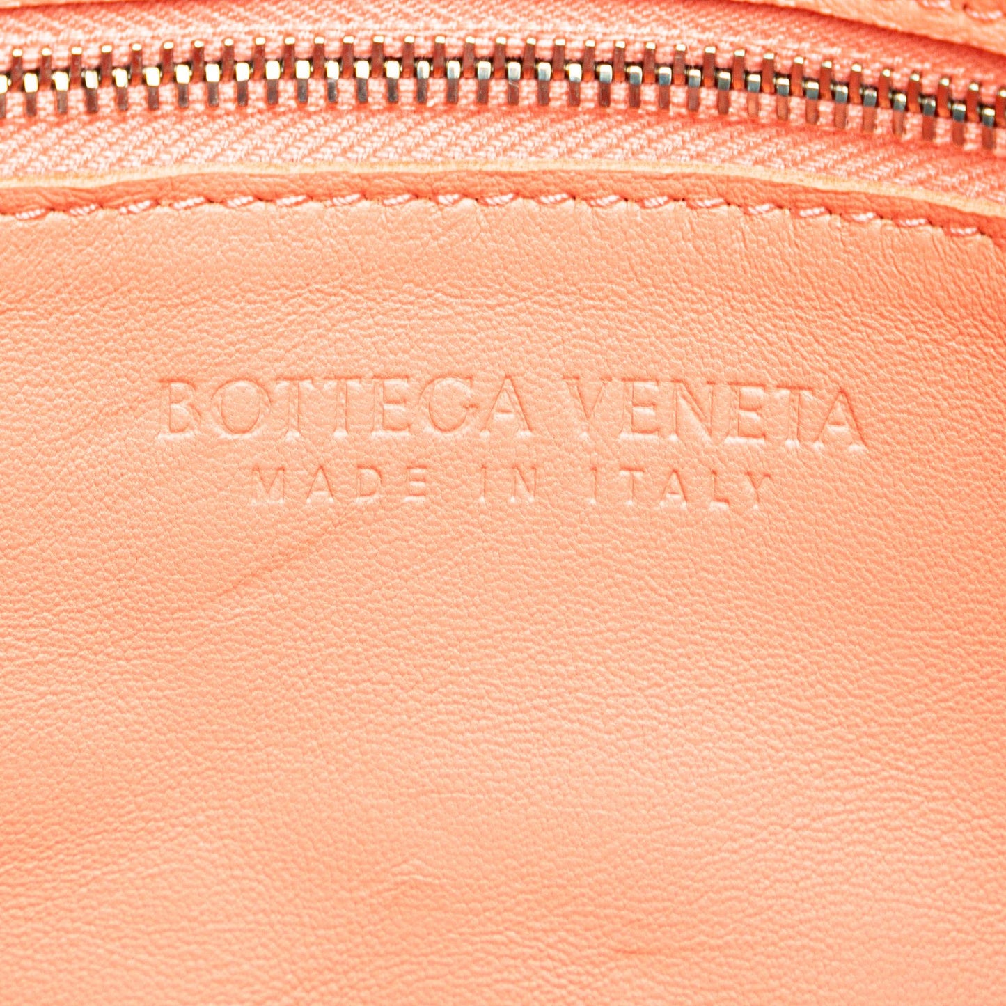 Bottega Veneta Calfskin Intrecciato Cassette Crossbody (MLB-NWLp3u)