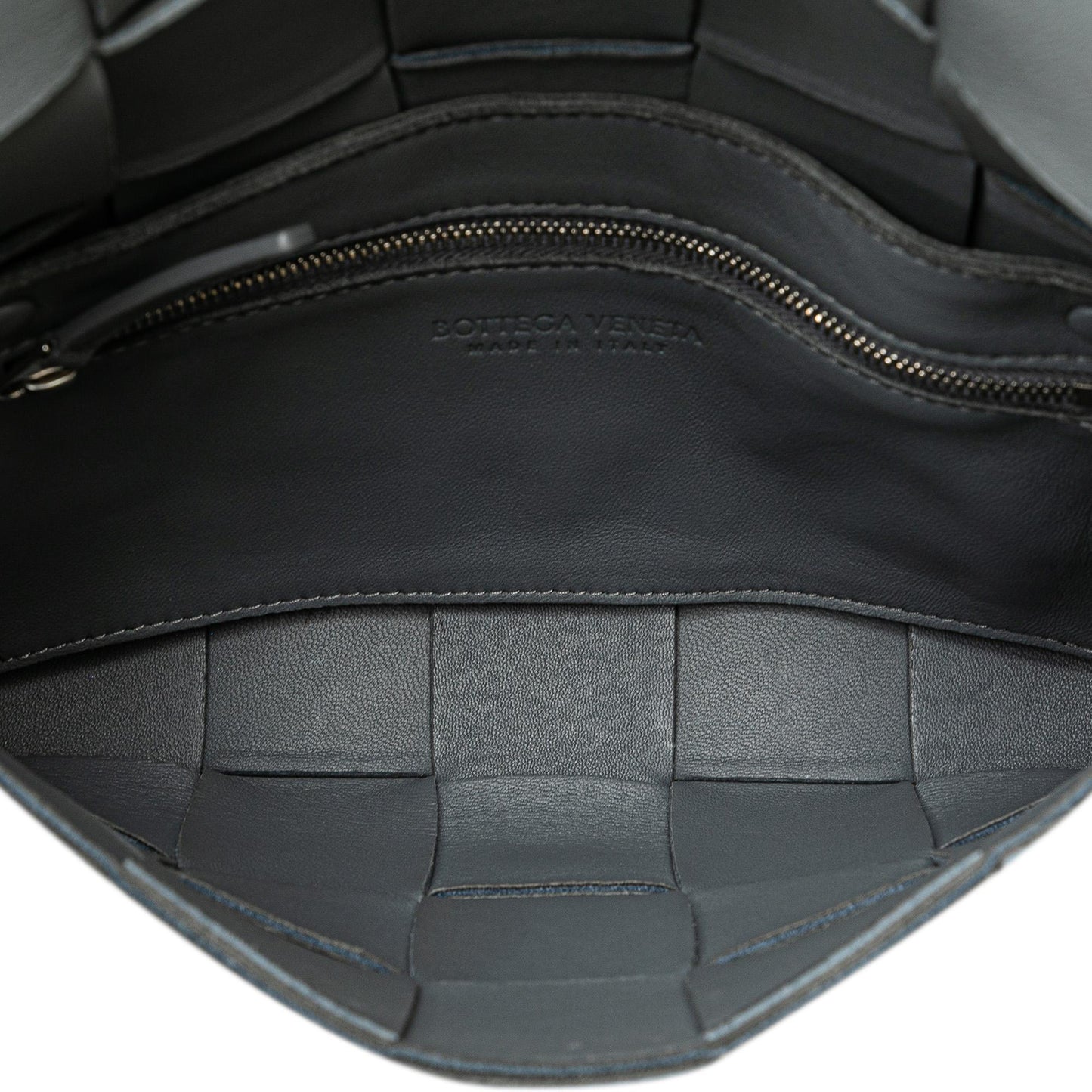 Bottega Veneta Calfskin Intrecciato Cassette Crossbody (MLB-QKpHOv)