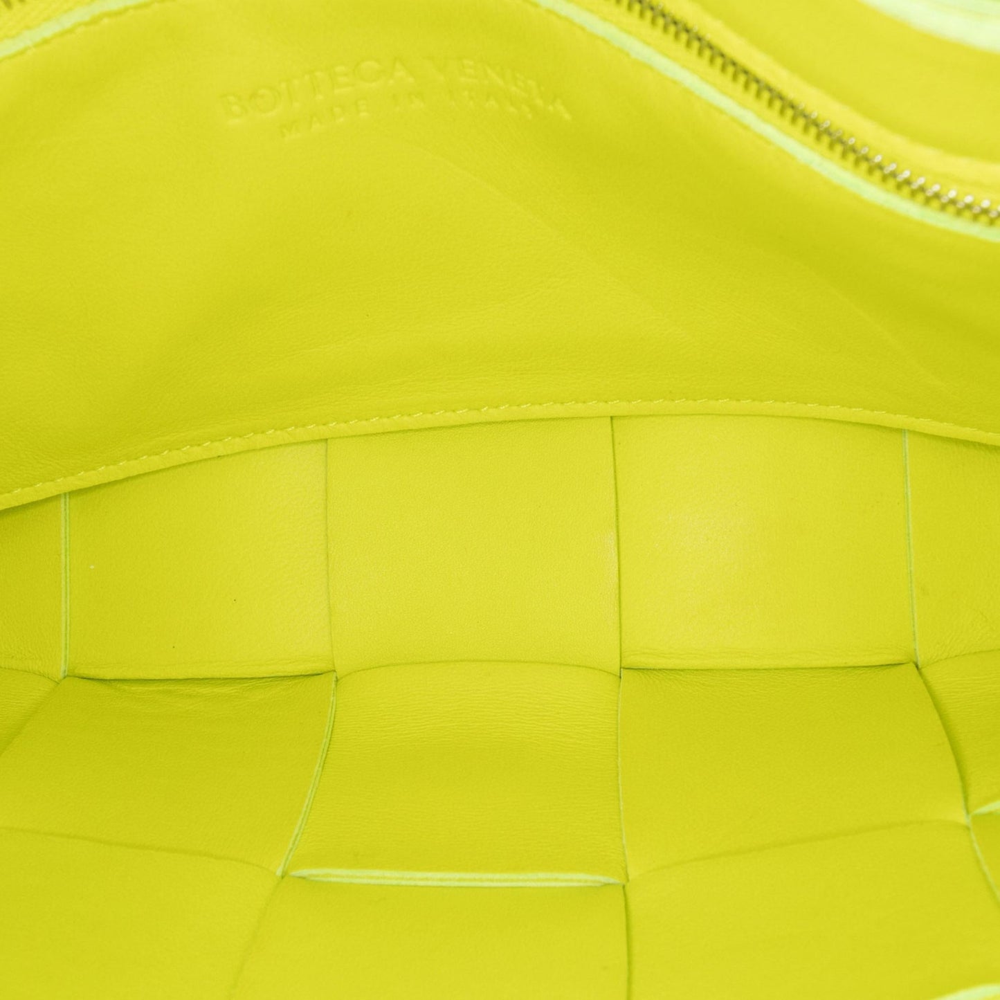 Bottega Veneta Intrecciato Cassette Crossbody (MLB-j1e6qW)