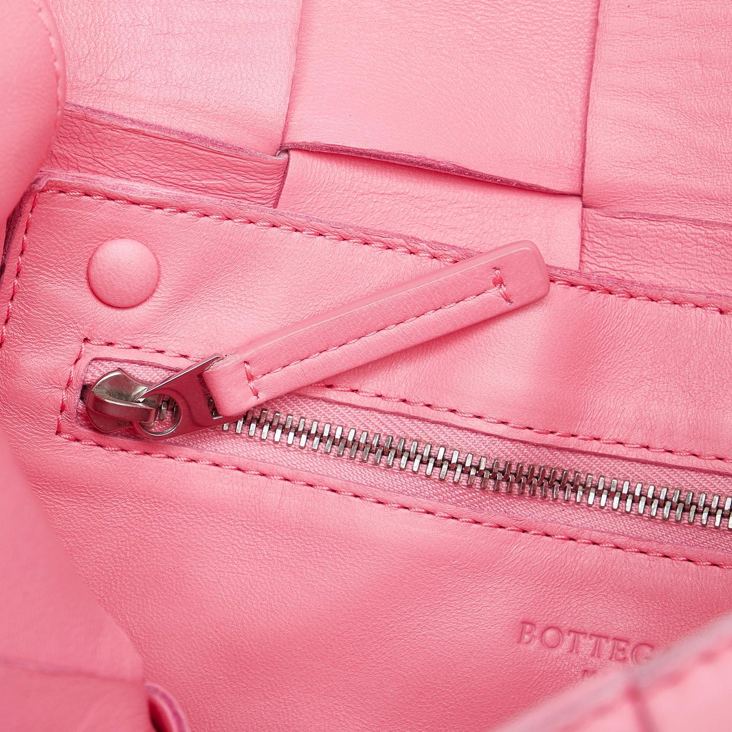 Bottega Veneta Intrecciato Cassette Leather Crossbody Bag (MLB-bylInr)