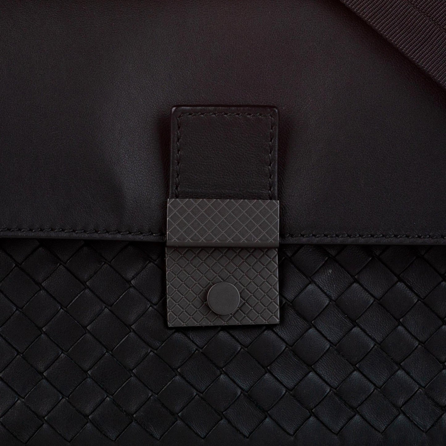 Bottega Veneta Intrecciato Leather Crossbody Bag (MLB-27661)