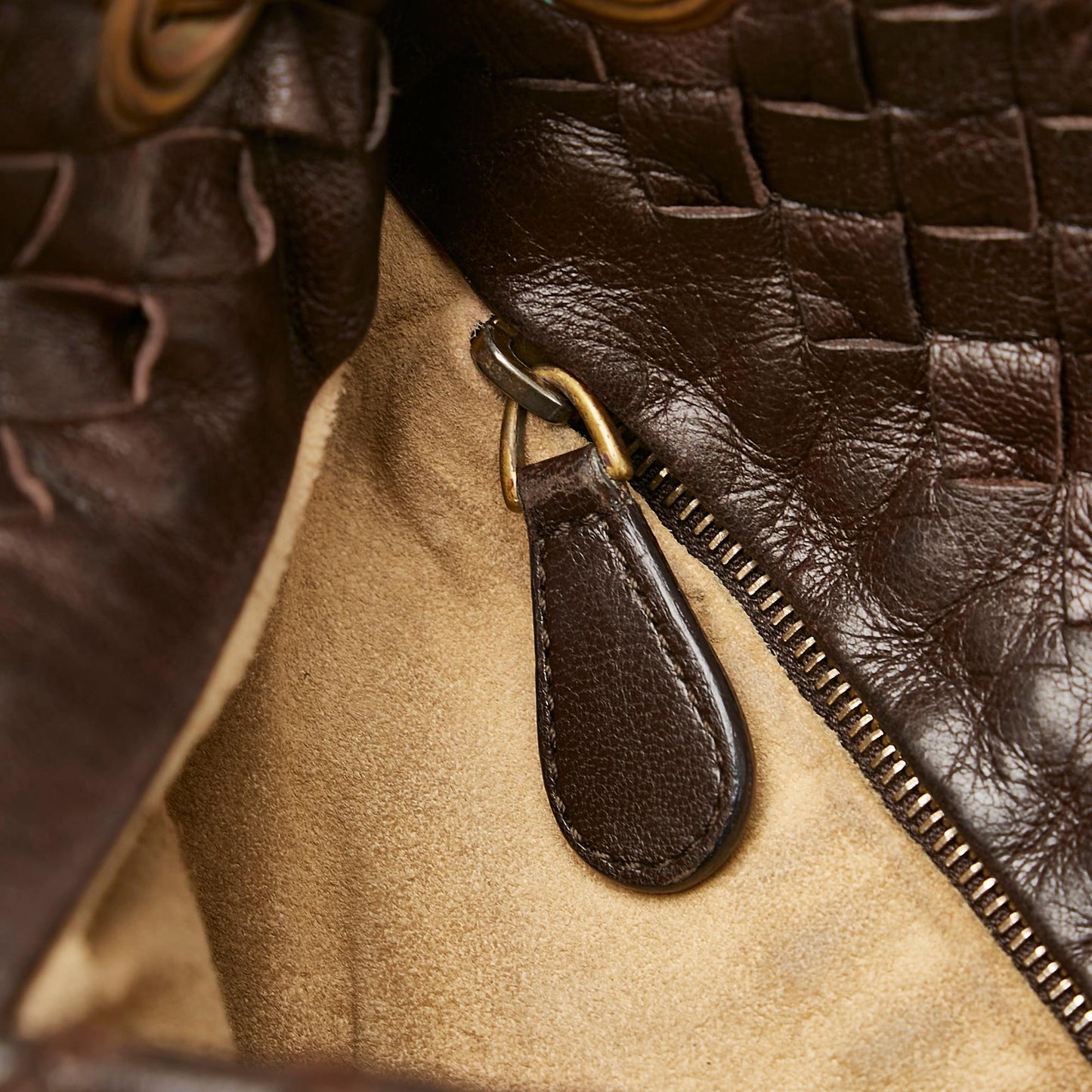 Bottega Veneta Intrecciato Leather Crossbody Bag (MLB-28131)