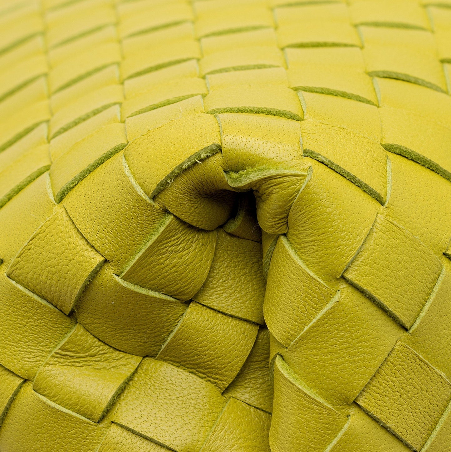Bottega Veneta Intrecciato Nappa The Fold Crossbody (SHF-FmTNDh)