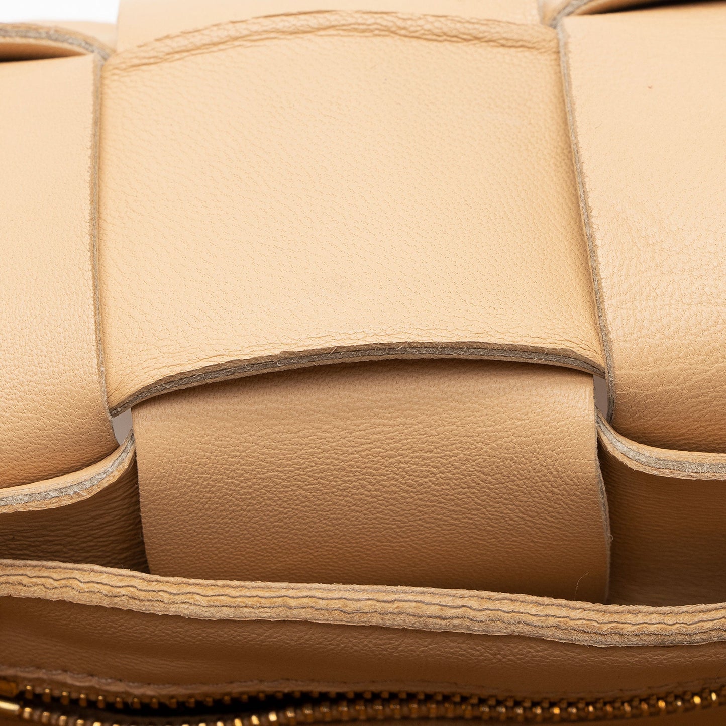 Bottega Veneta Lambskin Cassette Crossbody (SHF-nAVsRl)