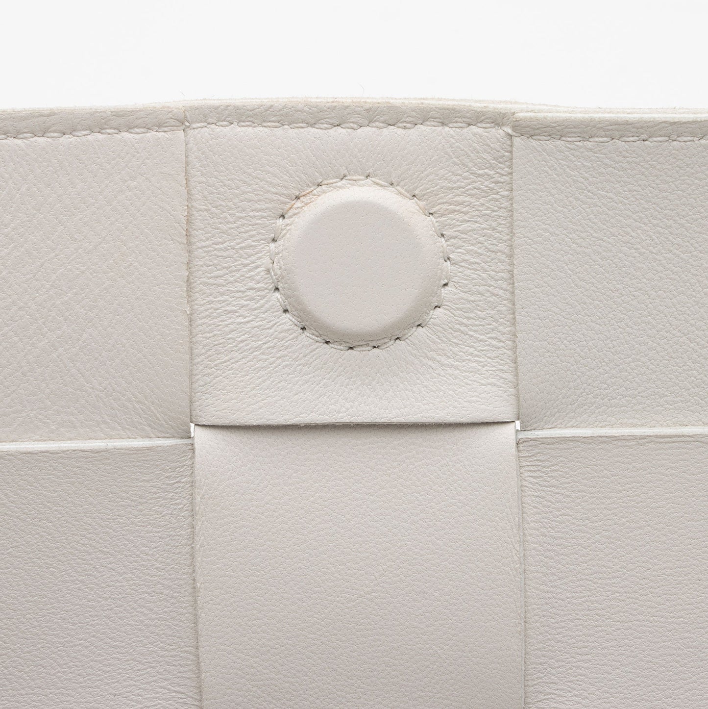 Bottega Veneta Lambskin Cassette Small Crossbody (SHF-auHh2S)
