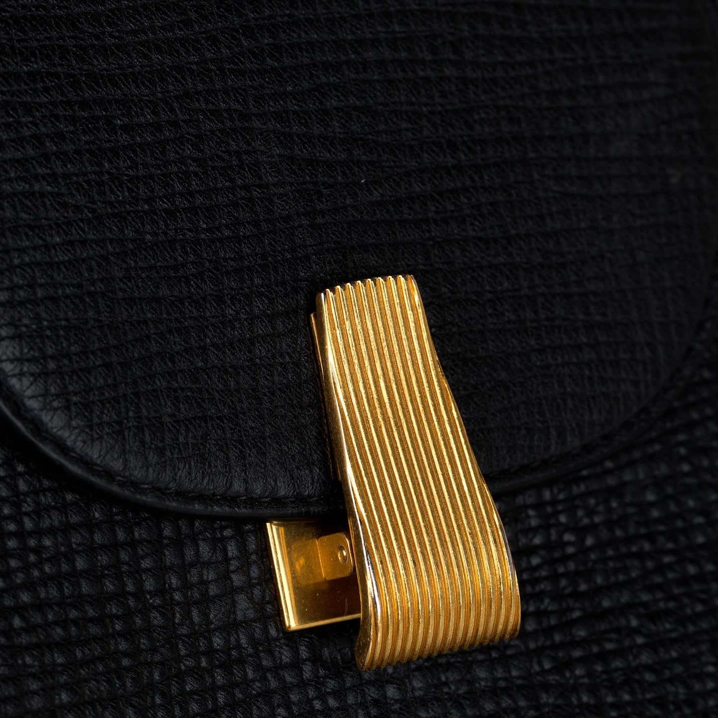 Bottega Veneta Leather Crossbody Bag (MLB-31367)