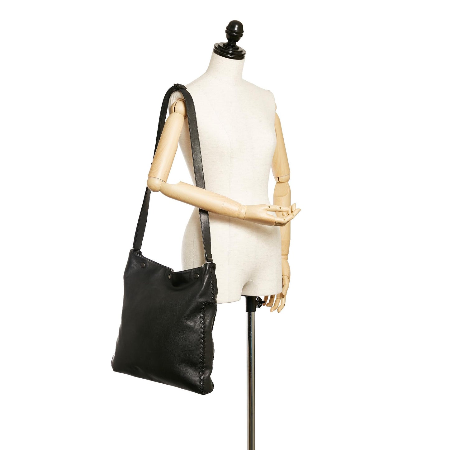Bottega Veneta Leather Crossbody Bag (MLB-33988)