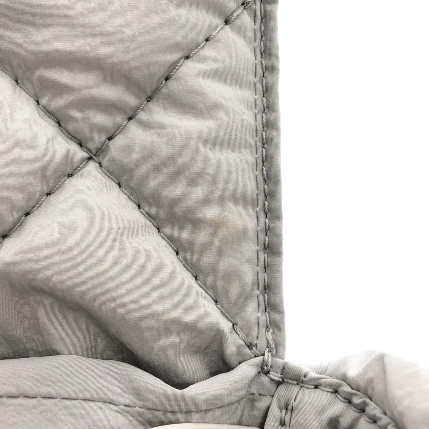 Bottega Veneta Medium Padded Tech Cassette Crossbody (MLB-Ih93tb)