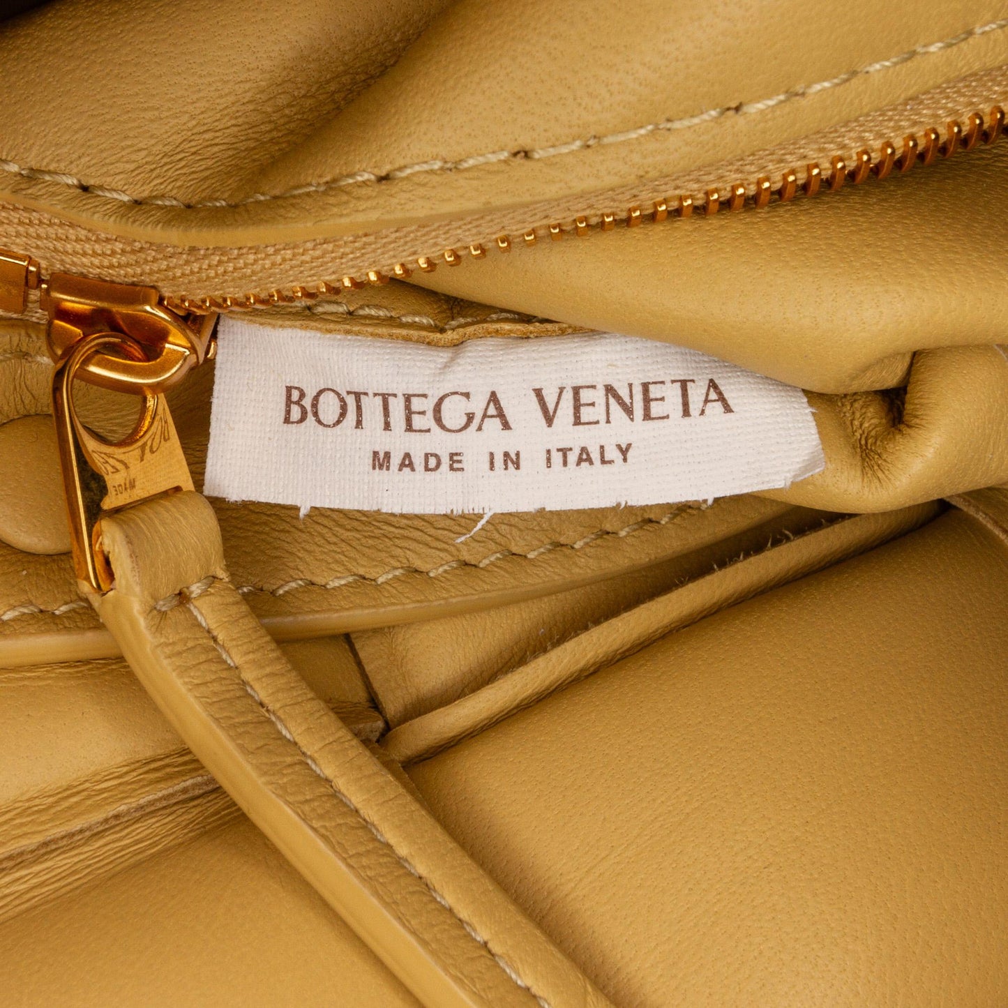 Bottega Veneta Padded Cassette Crossbody Bag (MLB-HsiosN)