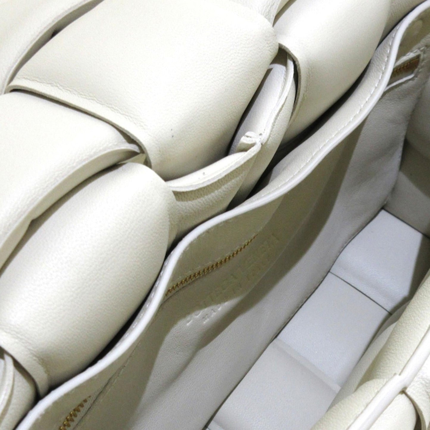Bottega Veneta Padded Cassette Leather Crossbody Bag (MLB-ivszev)